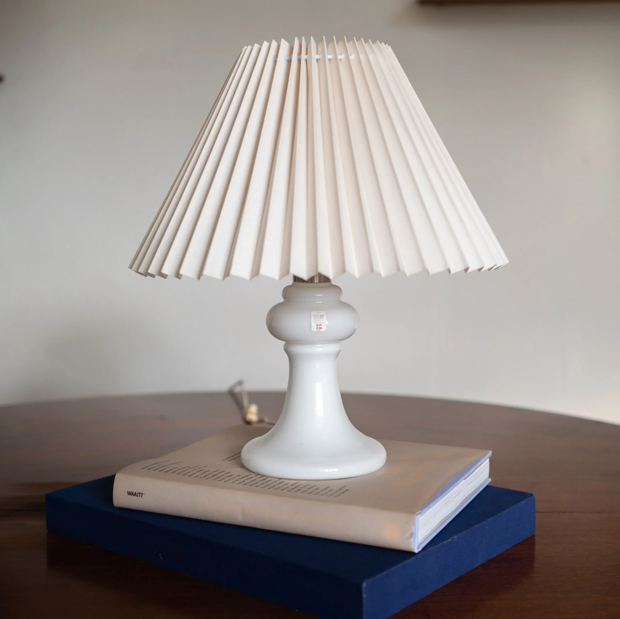 Holmegaard Opal Glass Table Lamp, Denmark 1970s - 画像 (3)